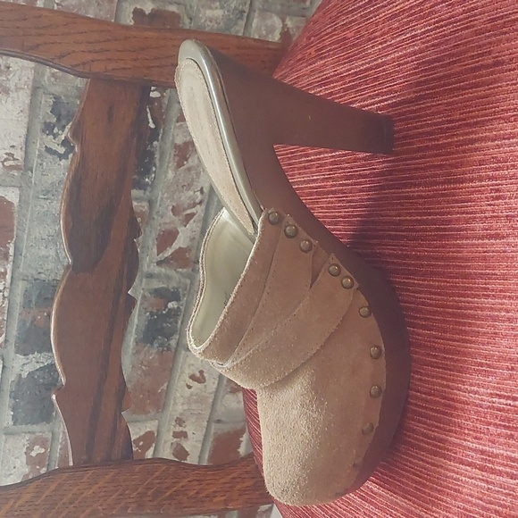 Dana Buchman Suede Clogs Size 6 - Picture 7 of 10